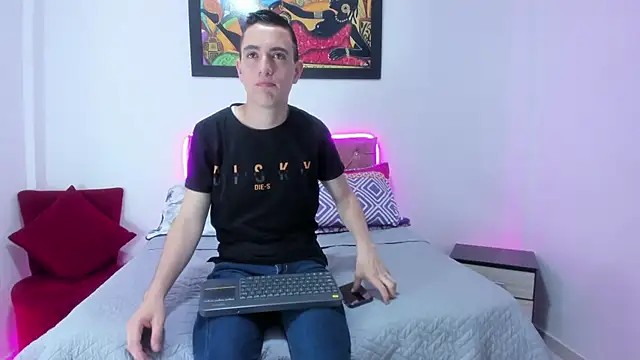 Snapshot of Tatan_Cooper chatting on 04/04/26, 01:37 Tatan Cooper online show from 04/04/26, 01:37