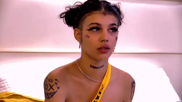 YasminnStorm online show from 05/28/26, 04:21