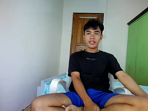 Snapshot of valerio_fernan chatting on 07/15/26, 11:32 valerio fernan online show from 07/15/26, 11:32