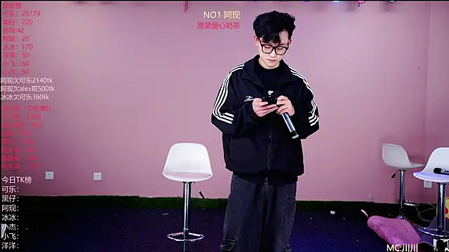 w-lucky02 online show from 05/02/26, 09:36
