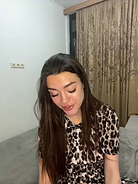 LucyVixxen online show from 04/15/26, 10:21