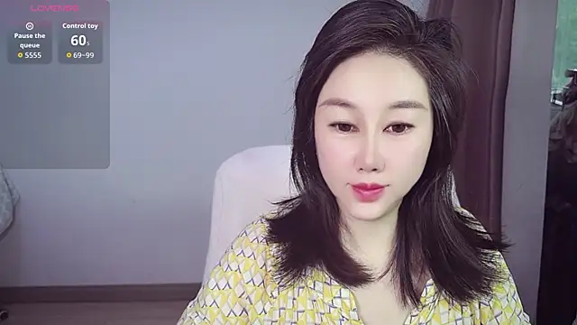 Snapshot of Eva-000 chatting on 06/25/26, 10:36 Eva-000 online show from 06/25/26, 10:36