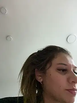 Snapshot of Alison_parkerrr chatting on 04/05/26, 01:58 Alison parkerrr online show from 04/05/26, 01:58