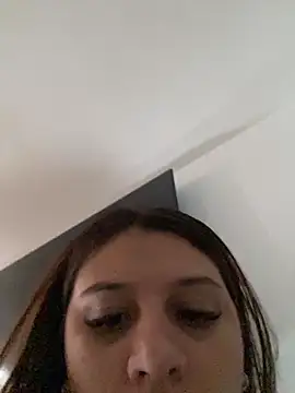 Snapshot of Alison_parkerrr chatting on 04/05/26, 06:05 Alison parkerrr online show from 04/05/26, 06:05