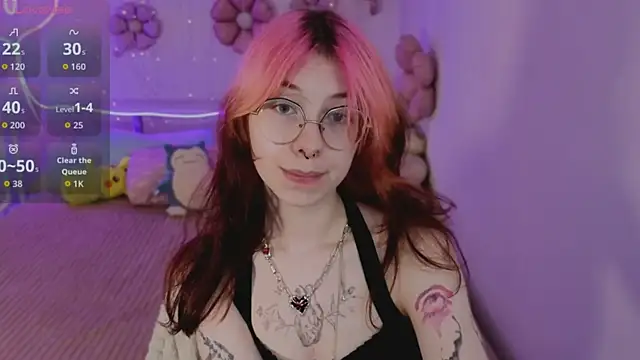 Snapshot of Alice_Nyx chatting on 05/18/26, 04:07 Alice Nyx online show from 05/18/26, 04:07