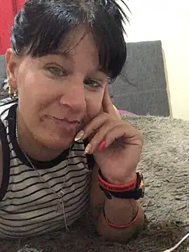 Laacoluu online show from 04/05/26, 06:38