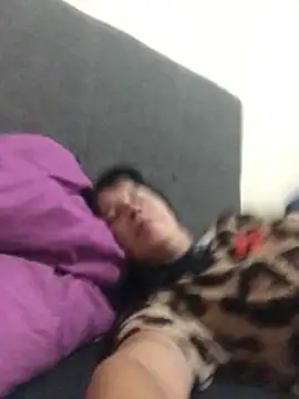 Laacoluu online show from 04/16/26, 04:35