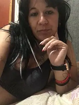 Laacoluu online show from 04/25/26, 02:47