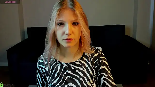 Snapshot of Angelina_Becker chatting on 04/17/26, 01:19 Angelina Becker online show from 04/17/26, 01:19