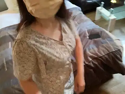 Snapshot of lemonade_madame chatting on 04/10/26, 01:33 lemonade madame online show from 04/10/26, 01:33