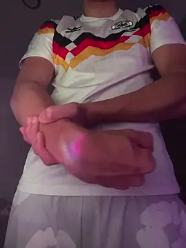 YorSexboy777 online show from 04/05/26, 11:57