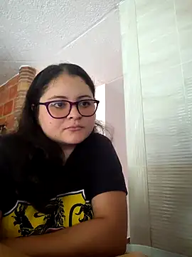 Snapshot of Dark_Cherry20 chatting on 04/04/26, 08:50 Dark Cherry20 online show from 04/04/26, 08:50