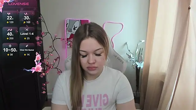 Snapshot of AmeliePeach chatting on 05/26/26, 02:29 AmeliePeach online show from 05/26/26, 02:29