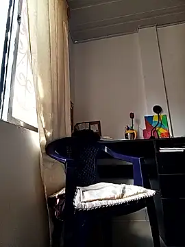 Leticia Hinkley  online show from 04/22/26, 02:07