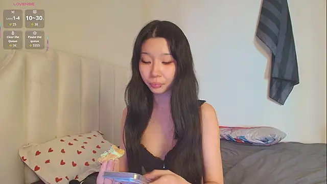Snapshot of ayasinji chatting on 05/29/26, 04:32 ayasinji online show from 05/29/26, 04:32