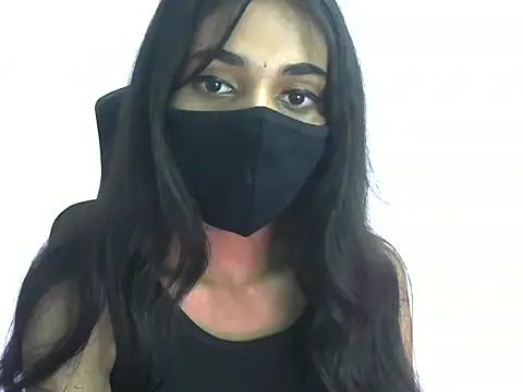 Snapshot of Shanaya_xo chatting on 07/12/26, 05:04 Shanaya xo online show from 07/12/26, 05:04