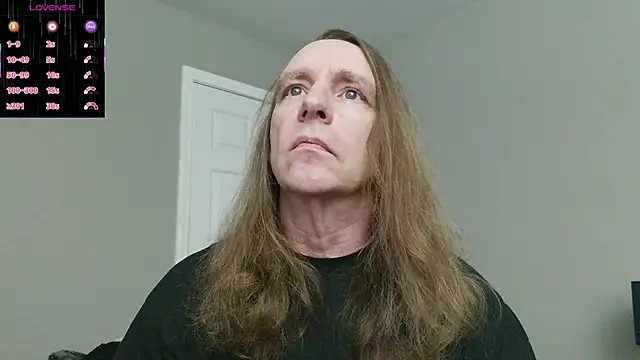 Snapshot of Magnus_Luv chatting on 07/04/26, 01:50 Magnus Luv online show from 07/04/26, 01:50