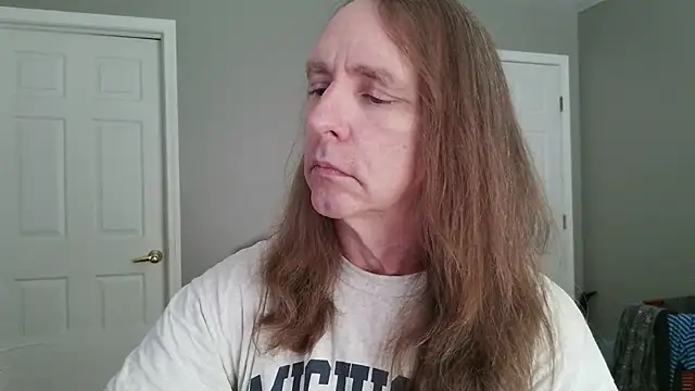 Snapshot of Magnus_Luv chatting on 07/15/26, 12:21 Magnus Luv online show from 07/15/26, 12:21