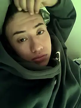 AlejoTheBig online show from 04/05/26, 07:22