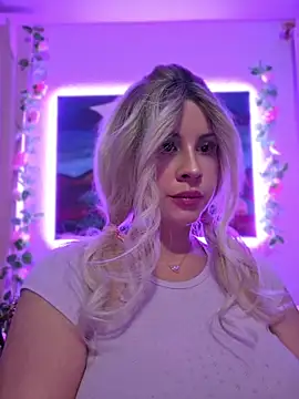 ItsAuroraBorealis online show from 05/28/26, 02:53