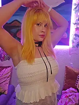 ItsAuroraBorealis online show from 06/22/26, 02:35