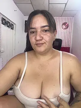 Snapshot of Fresita-12 chatting on 04/15/26, 02:18 Fresita-12 online show from 04/15/26, 02:18