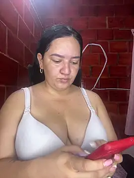 Snapshot of Fresita-12 chatting on 05/15/26, 04:25 Fresita-12 online show from 05/15/26, 04:25