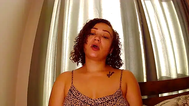 Snapshot of Theone_T chatting on 06/24/26, 06:56 Theone T online show from 06/24/26, 06:56