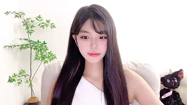 Snapshot of Kitteovo chatting on 05/18/26, 08:20 Kitteovo online show from 05/18/26, 08:20