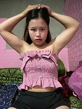 Snapshot of Hini_cute chatting on 04/11/26, 06:29 Hini cute online show from 04/11/26, 06:29