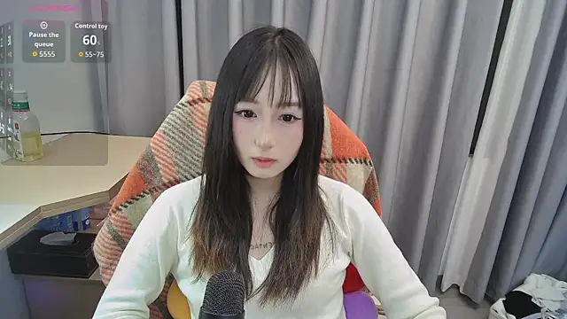 Snapshot of dd6237 chatting on 04/05/26, 01:30 dd6237 online show from 04/05/26, 01:30