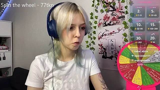 Snapshot of LunaBless chatting on 06/23/26, 10:08 LunaBless online show from 06/23/26, 10:08