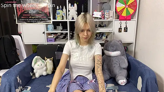 Snapshot of LunaBless chatting on 07/05/26, 03:19 LunaBless online show from 07/05/26, 03:19