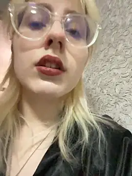 Snapshot of Picxel_ chatting on 04/07/26, 05:02 Picxel online show from 04/07/26, 05:02