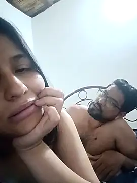 Snapshot of SantiMia chatting on 04/06/26, 12:52 SantiMia online show from 04/06/26, 12:52