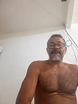Snapshot of paizao1977brazil chatting on 04/25/26, 03:53 paizao1977brazil online show from 04/25/26, 03:53