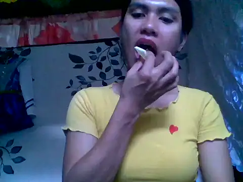 Snapshot of luna_veille chatting on 04/21/26, 04:19 luna veille online show from 04/21/26, 04:19