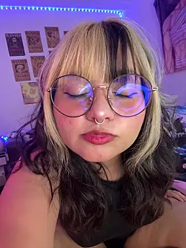 ZoeyDoll  online show from 04/29/26, 08:59