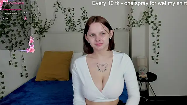 Snapshot of Charlotte_Stee chatting on 04/20/26, 02:25 Charlotte Stee online show from 04/20/26, 02:25