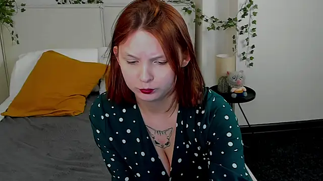 Snapshot of Charlotte_Stee chatting on 06/02/26, 02:02 Charlotte Stee online show from 06/02/26, 02:02