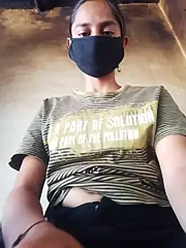 Snapshot of x_priya chatting on 04/10/26, 06:51 x priya online show from 04/10/26, 06:51