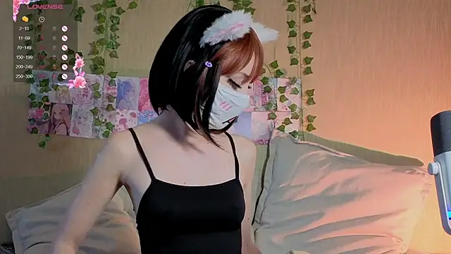 LunaNyanmi online show from 05/13/26, 02:36