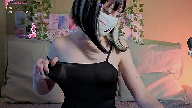LunaNyanmi online show from 05/30/26, 12:24