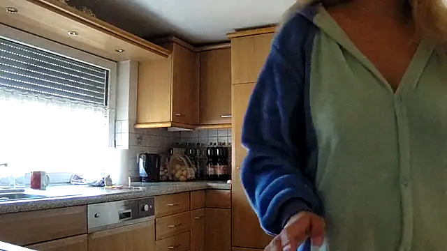 SilvyDiamond online show from 04/22/26, 07:33