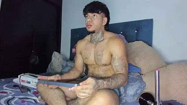 daamonxxx19  online show from 04/14/26, 02:17