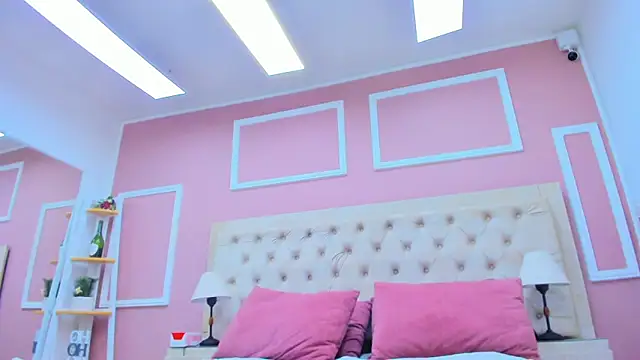 Snapshot of lala_ink_ chatting on 04/06/26, 02:40 lala ink online show from 04/06/26, 02:40