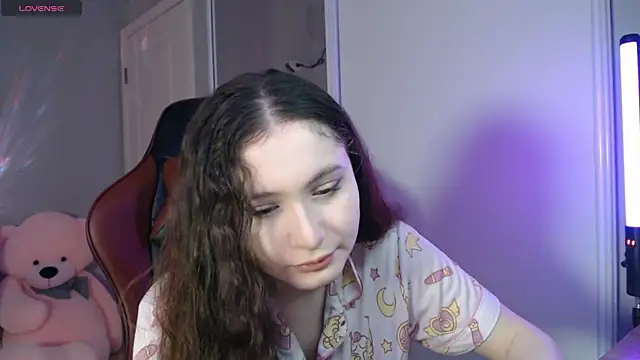 solitudebby online show from 04/30/26, 07:53