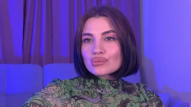 AdrianaToress online show from 05/27/26, 02:08