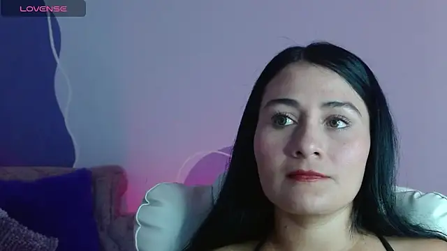 Snapshot of emilylondon_22 chatting on 04/08/26, 01:22 emilylondon 22 online show from 04/08/26, 01:22