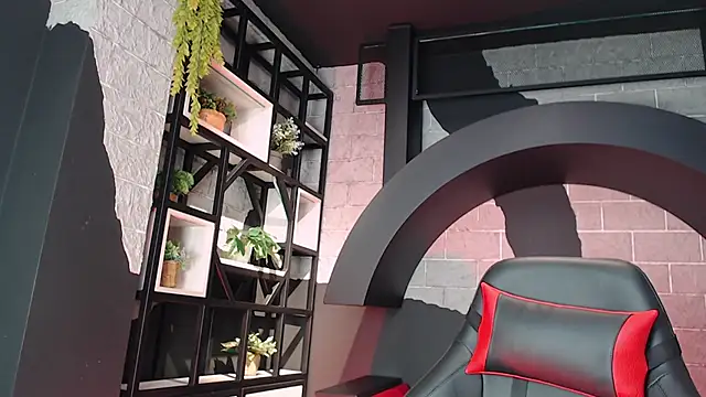 Snapshot of TINIFOX chatting on 04/08/26, 01:33 TINIFOX online show from 04/08/26, 01:33